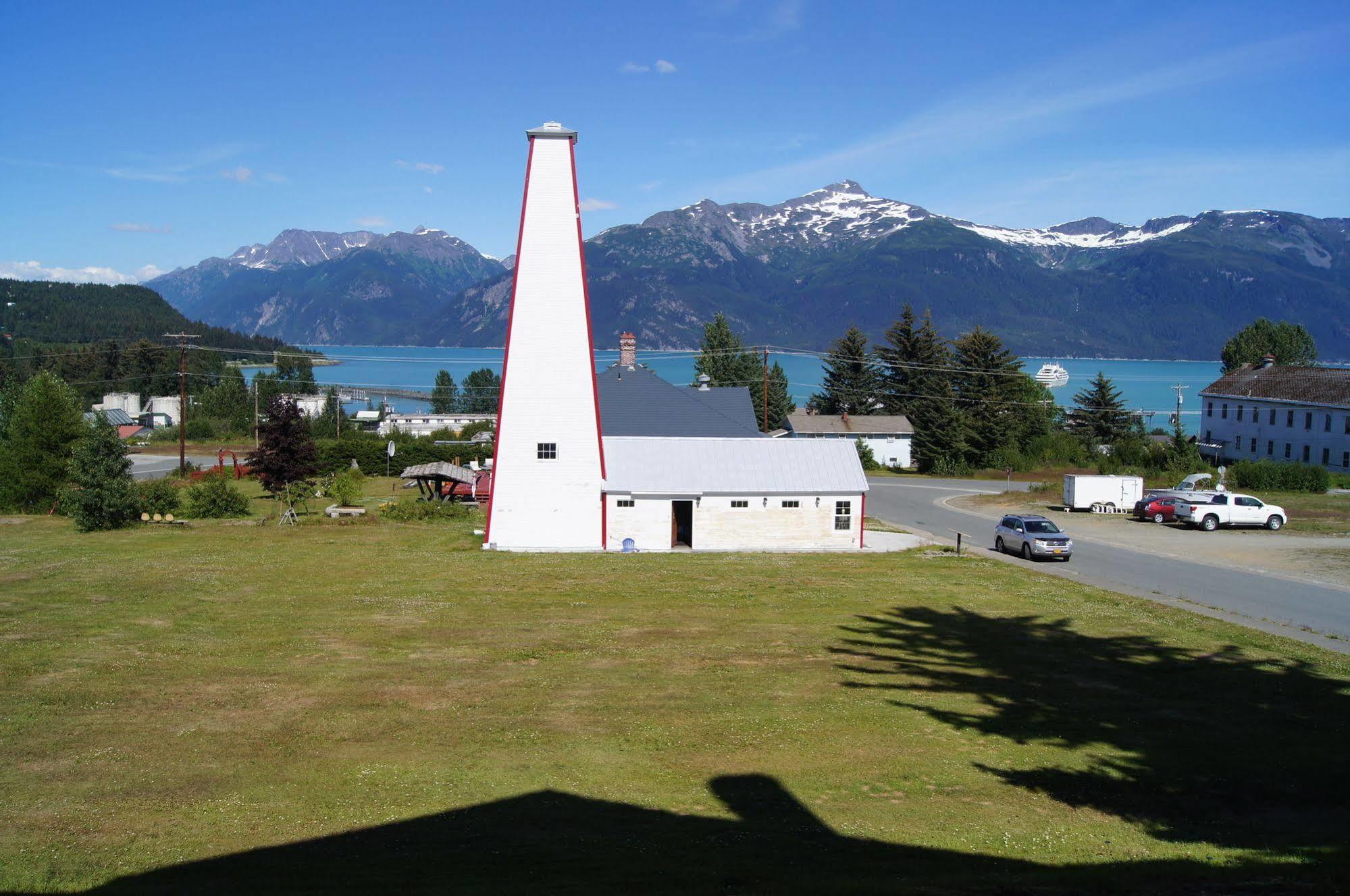 Hotel Halsingland Haines Exteriör bild